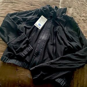 Lululemon relaxed fit mesh jacket